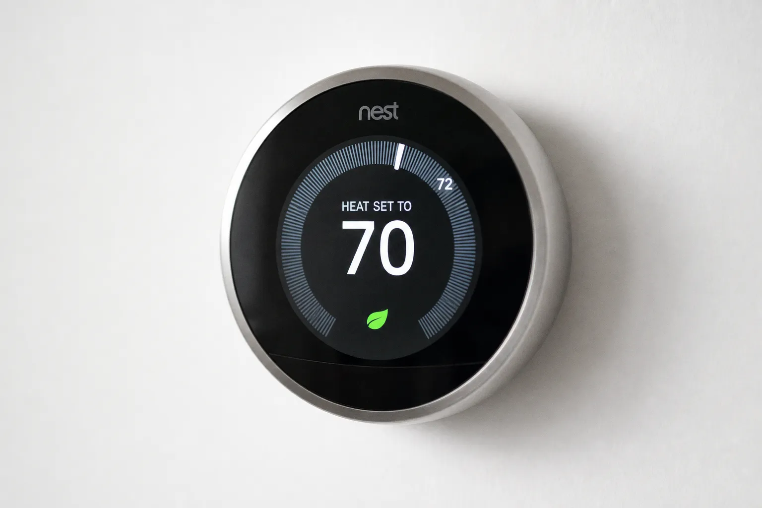 Compare Smart Thermostat Idle Drain to Cut Heating Costs
